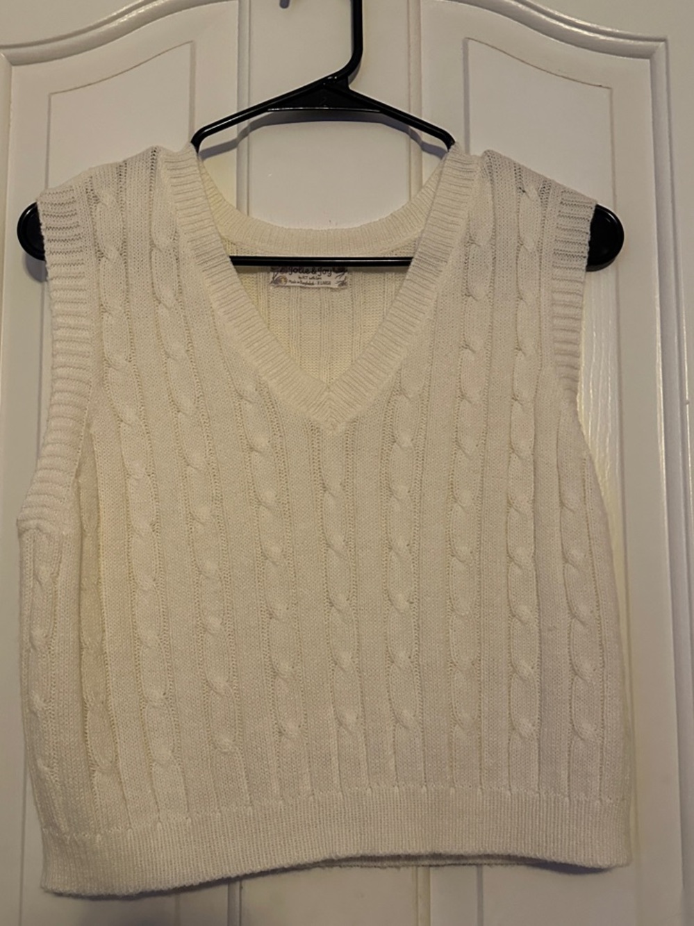 Sleeveless Cable Knit V-Neck Sweater Vest - Cream